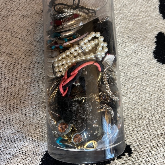 Mystery jewelry vase - Picture 1 of 3